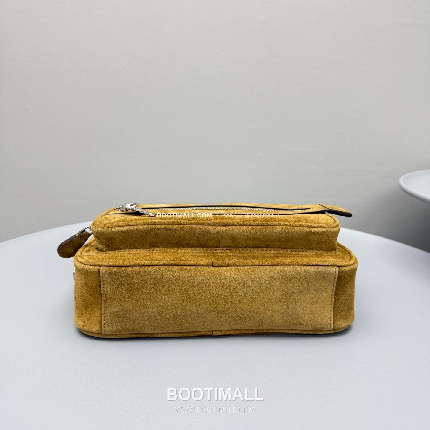 아크네스튜디오 매트 블루 카메라 크로스백 Acne Studios Matte Blue Camera Crossbody Bag 95234 26cm 4