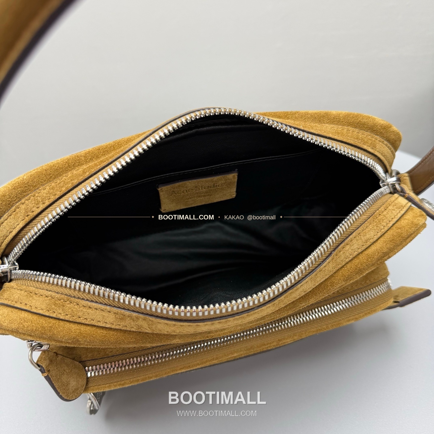 아크네스튜디오 매트 블루 카메라 크로스백 Acne Studios Matte Blue Camera Crossbody Bag 95234 26cm 8