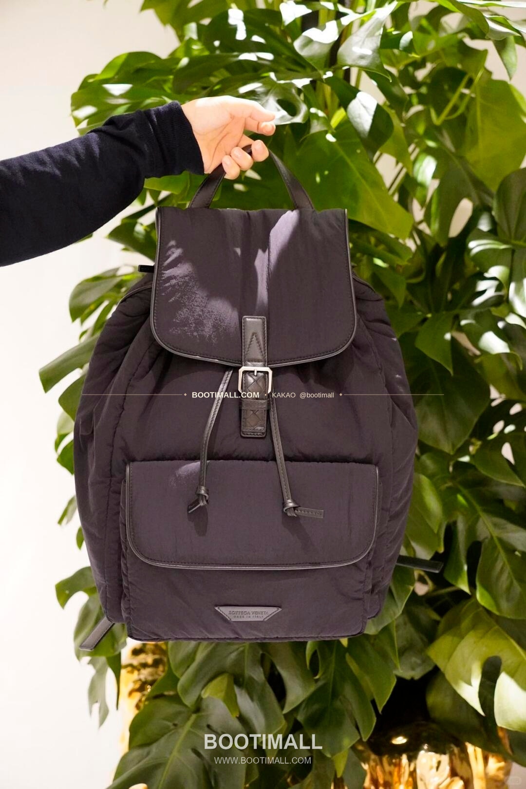 보테가베네타 페이퍼 나일론 레더스트랩 백팩 Bottega Veneta Paper Nylon Leather Strap Backpack 806160 42cm 1