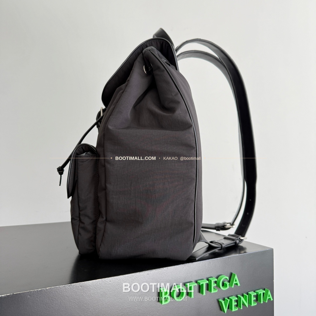 보테가베네타 페이퍼 나일론 레더스트랩 백팩 Bottega Veneta Paper Nylon Leather Strap Backpack 806160 42cm 11