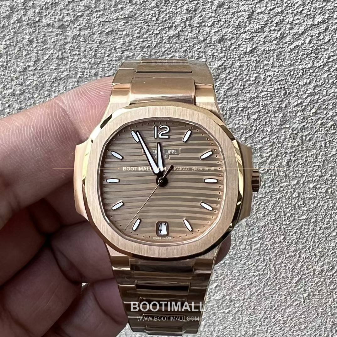 파텍필립 노틸러스 스틸 블루다이얼 오토매틱 Patek Philippe Nautilus Steel Blue Dial Automatic 7118 35.2mm 1