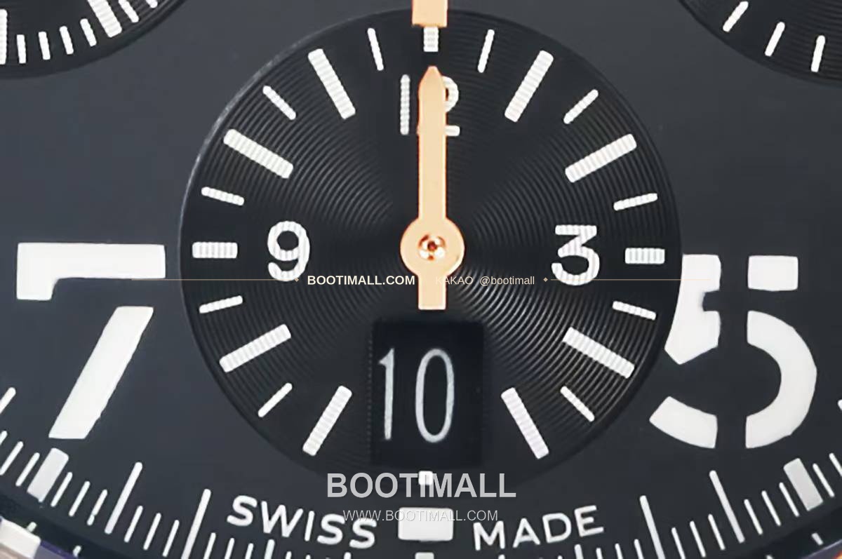 브라이틀링 어벤저 스틸 블랙다이얼 크로노그래프 오토매틱 Breitling Avenger Steel Black Dial Chronograph Automatic B01 45mm 5