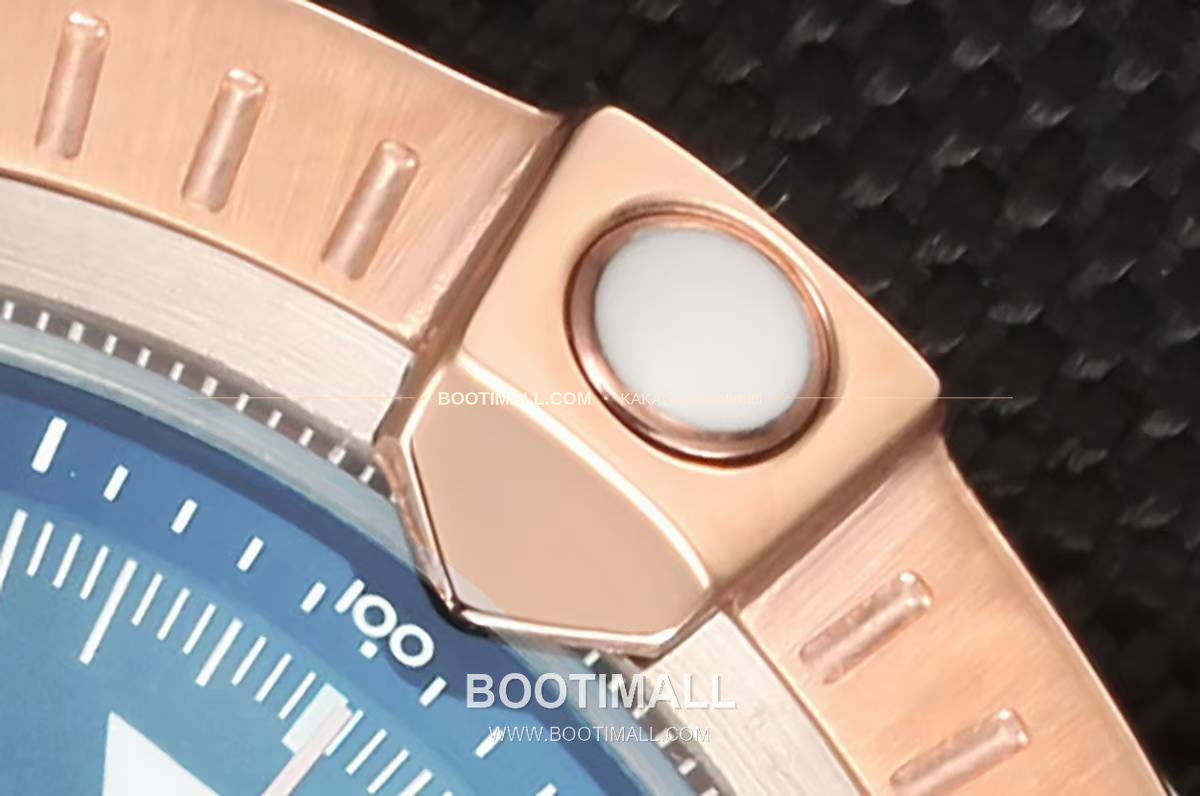 브라이틀링 어벤저 스틸 블랙다이얼 크로노그래프 오토매틱 Breitling Avenger Steel Black Dial Chronograph Automatic B01 45mm 6