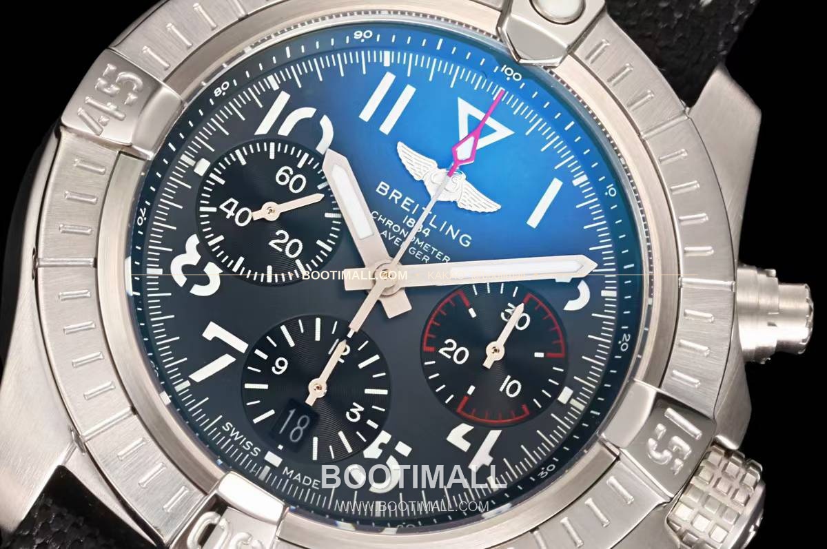 브라이틀링 어벤저 스틸 블랙다이얼 크로노그래프 오토매틱 Breitling Avenger Steel Black Dial Chronograph Automatic B01 45mm 4