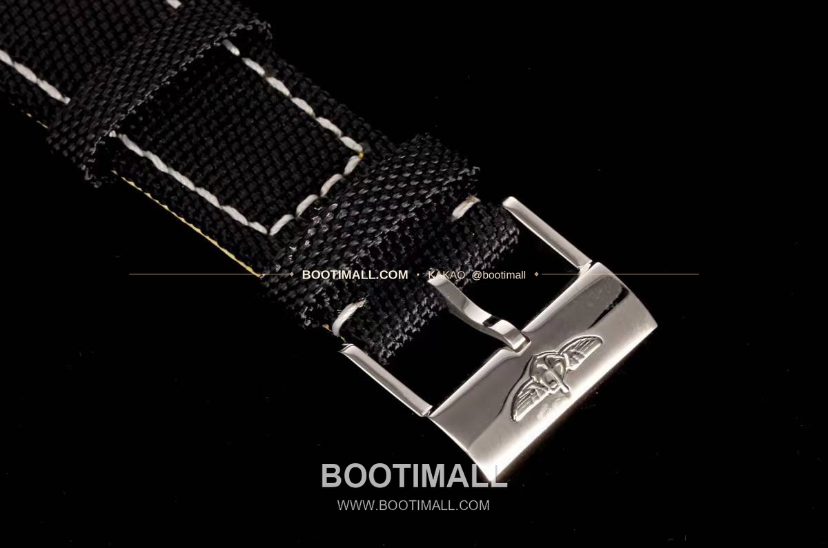 브라이틀링 어벤저 스틸 블랙다이얼 크로노그래프 오토매틱 Breitling Avenger Steel Black Dial Chronograph Automatic B01 45mm 10