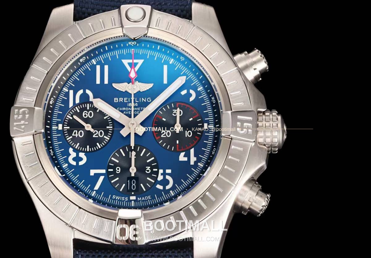 브라이틀링 어벤저 스틸 블랙다이얼 크로노그래프 오토매틱 Breitling Avenger Steel Black Dial Chronograph Automatic B01 45mm 3