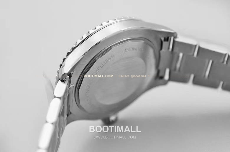 브라이틀링 슈퍼오션 스틸 블랙다이얼 다이버 오토매틱 Breitling Superocean Steel Black Dial Diver Automatic 44mm 6