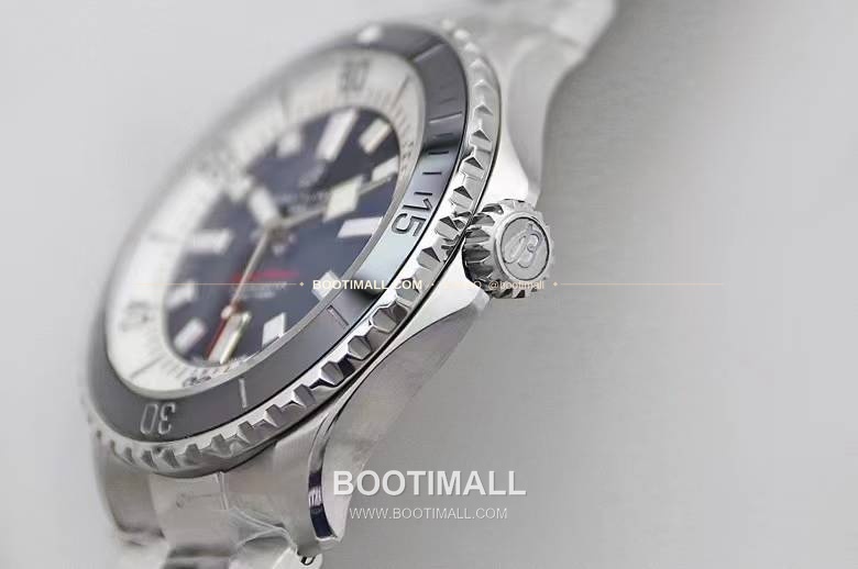 브라이틀링 슈퍼오션 스틸 블랙다이얼 다이버 오토매틱 Breitling Superocean Steel Black Dial Diver Automatic 44mm 4