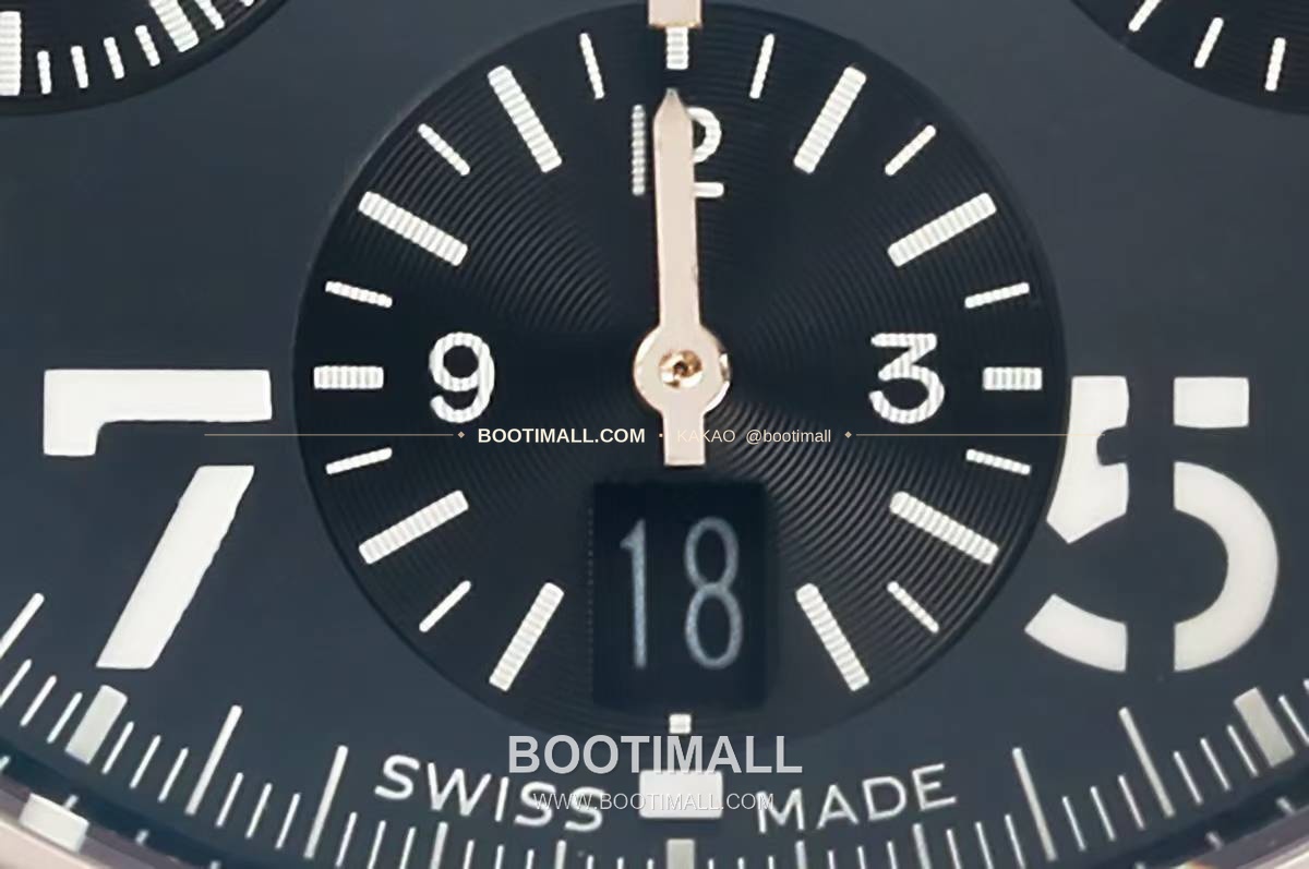 브라이틀링 어벤저 스틸 블루다이얼 크로노그래프 오토매틱 Breitling Avenger Steel Blue Dial Chronograph Automatic B01 45mm 5