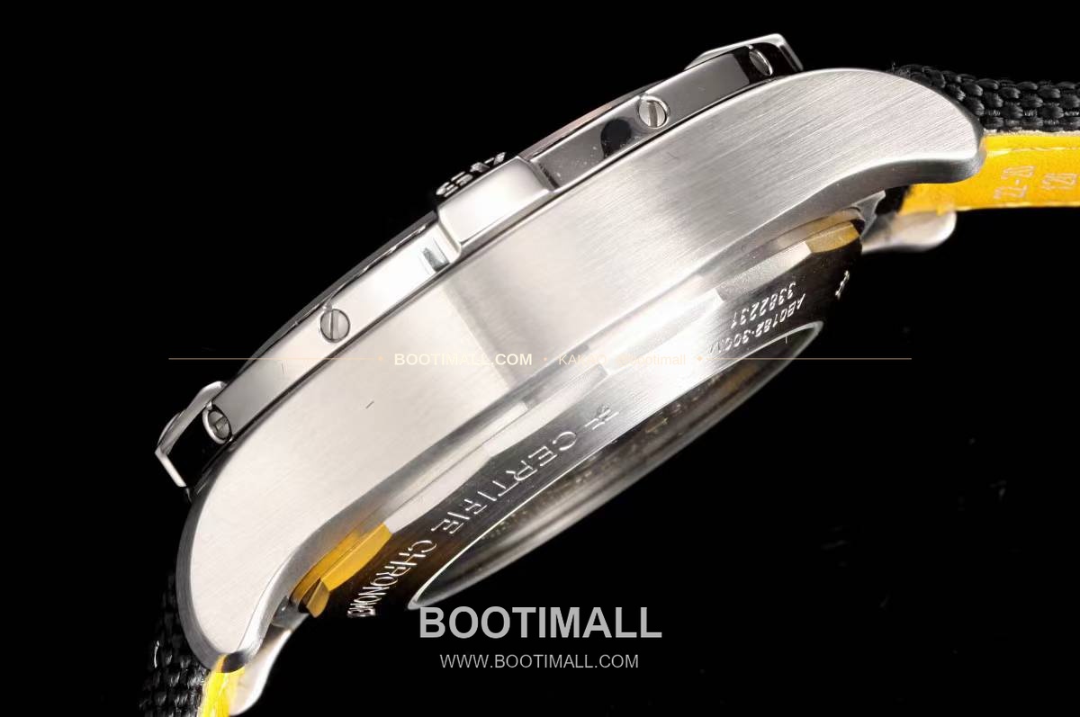 브라이틀링 어벤저 스틸 블루다이얼 크로노그래프 오토매틱 Breitling Avenger Steel Blue Dial Chronograph Automatic B01 45mm 8