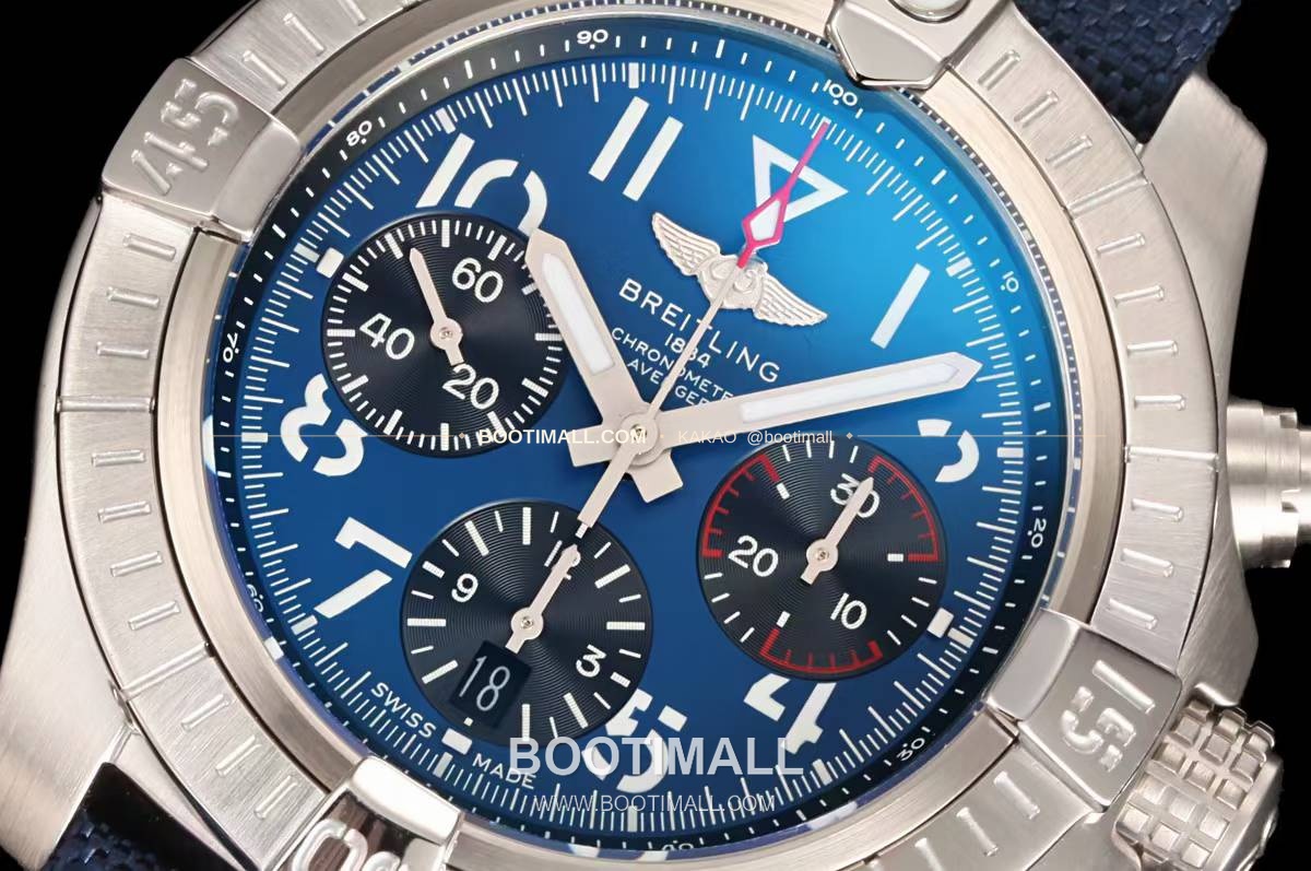 브라이틀링 어벤저 스틸 블루다이얼 크로노그래프 오토매틱 Breitling Avenger Steel Blue Dial Chronograph Automatic B01 45mm 4