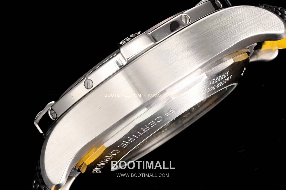 브라이틀링 어벤저 스틸 블루다이얼 크로노그래프 오토매틱 Breitling Avenger Steel Blue Dial Chronograph Automatic B01 45mm 8