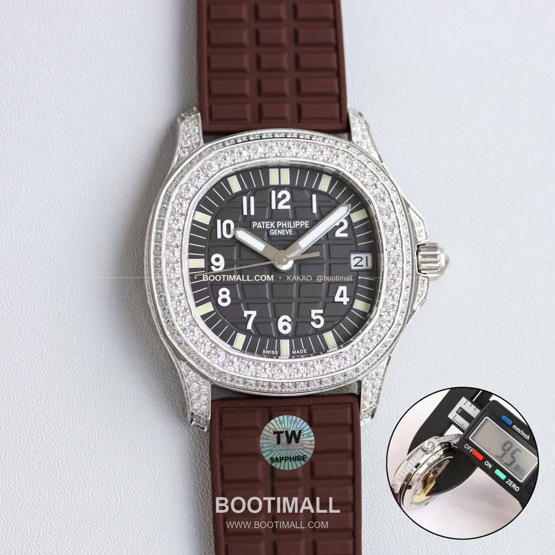 파텍필립 아쿠아넛 스틸 다이아세팅 블랙다이얼 오토매틱 Patek Philippe Aquanaut Steel Diamond Set Black Dial Automatic 35.6mm 1