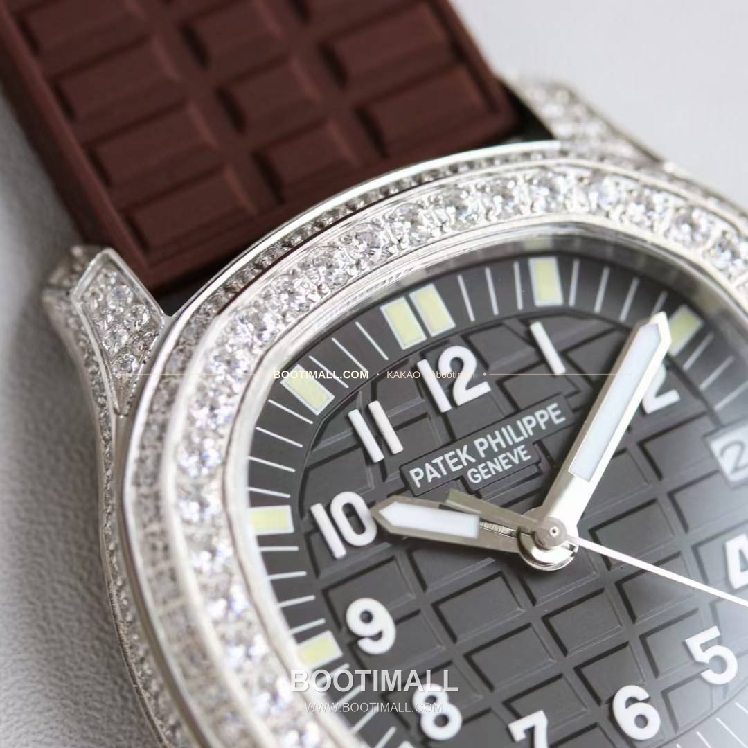 파텍필립 아쿠아넛 스틸 다이아세팅 블랙다이얼 오토매틱 Patek Philippe Aquanaut Steel Diamond Set Black Dial Automatic 35.6mm 4