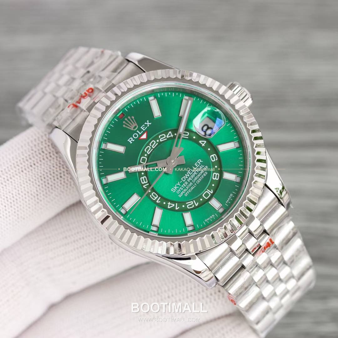 롤렉스 스카이드웰러 904L스틸 블루다이얼 애뉴얼캘린더 듀얼타임 오토매틱 Rolex Sky-Dweller 904L Steel Blue Dial Annual Calendar Dual Time Automatic 42mm 2