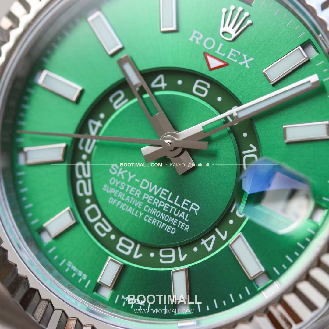 롤렉스 스카이드웰러 904L스틸 블루다이얼 애뉴얼캘린더 듀얼타임 오토매틱 Rolex Sky-Dweller 904L Steel Blue Dial Annual Calendar Dual Time Automatic 42mm 3