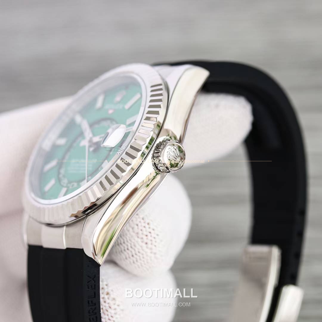 롤렉스 스카이드웰러 904L스틸 블루다이얼 애뉴얼캘린더 듀얼타임 오토매틱 Rolex Sky-Dweller 904L Steel Blue Dial Annual Calendar Dual Time Automatic 42mm 7