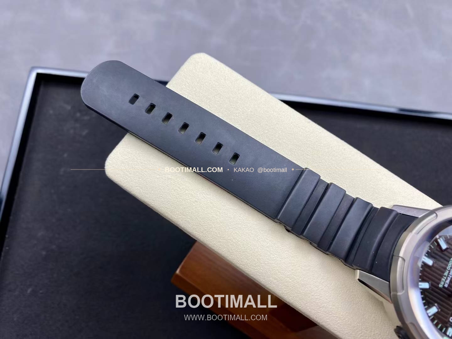 IWC 아쿠아타이머 딥 투 씨 티타늄 블랙다이얼 오토매틱 IWC Aquatimer Deep Two Titanium Black Dial Automatic 46mm 11