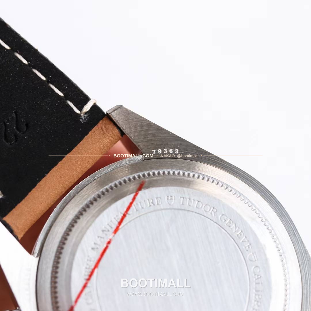 튜더 블랙베이 크로노 스틸 골드 블랙다이얼 크로노그래프 오토매틱 Tudor Black Bay Chrono Steel Gold Black Dial Chronograph Automatic M79363N 41mm 7