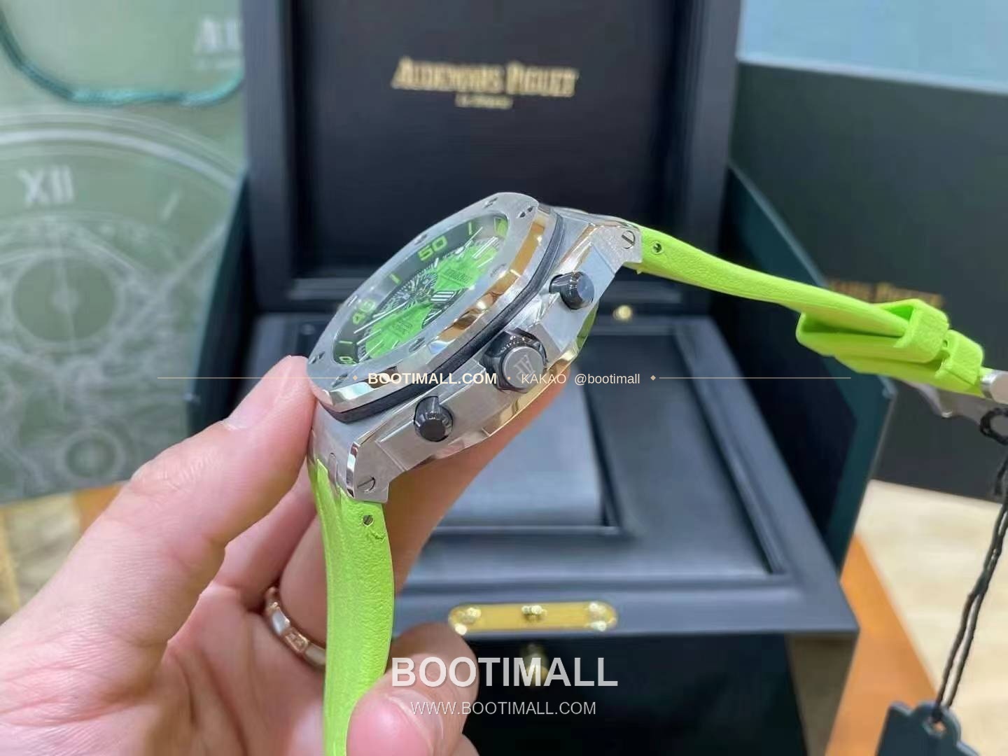 오데마피게 로열오크 오프쇼어 크로노그래프 스틸 블랙다이얼 오토매틱 Audemars Piguet Royal Oak Offshore Chronograph Steel Black Dial Automatic 26703 42mm 4