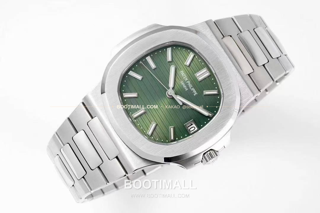 파텍필립 노틸러스 올리브그린 다이얼 스틸 오토매틱 Patek Philippe Nautilus Olive Green Dial Steel Automatic 40mm 2