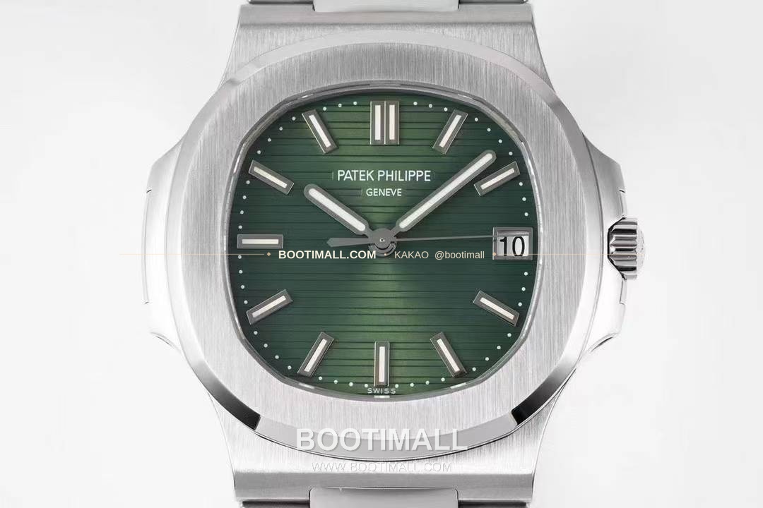 파텍필립 노틸러스 올리브그린 다이얼 스틸 오토매틱 Patek Philippe Nautilus Olive Green Dial Steel Automatic 40mm 4