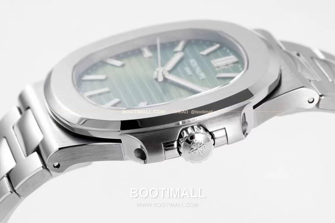 파텍필립 노틸러스 올리브그린 다이얼 스틸 오토매틱 Patek Philippe Nautilus Olive Green Dial Steel Automatic 40mm 7