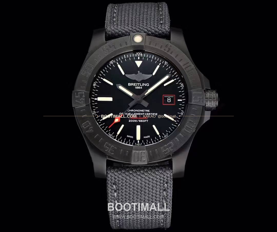 브라이틀링 어벤저 블랙버드 티타늄 블랙다이얼 오토매틱 Breitling Avenger Blackbird Titanium Black Dial Automatic V17311101B11 44mm 1