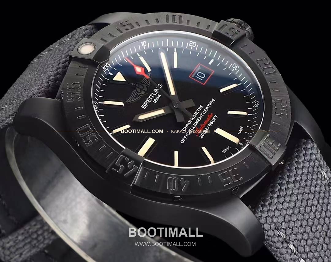 브라이틀링 어벤저 블랙버드 티타늄 블랙다이얼 오토매틱 Breitling Avenger Blackbird Titanium Black Dial Automatic V17311101B11 44mm 2