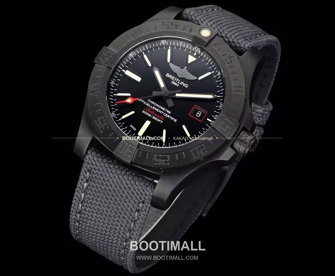 브라이틀링 어벤저 블랙버드 티타늄 블랙다이얼 오토매틱 Breitling Avenger Blackbird Titanium Black Dial Automatic V17311101B11 44mm 3