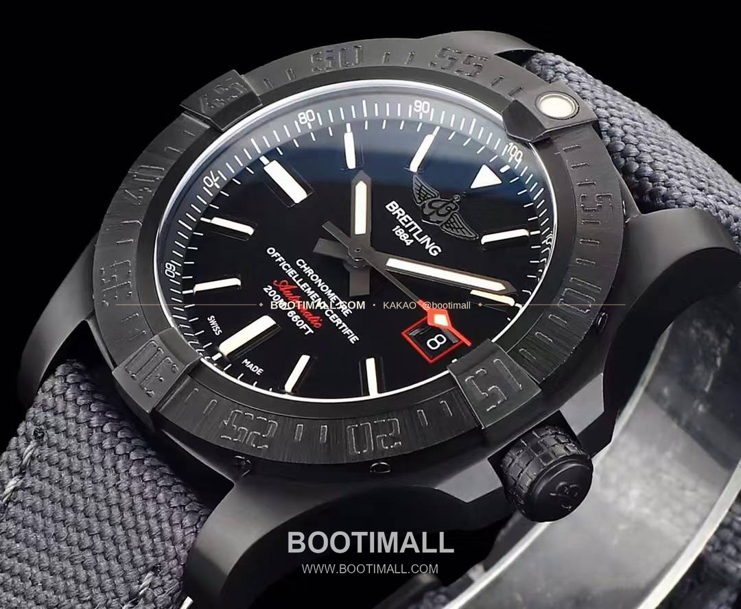 브라이틀링 어벤저 블랙버드 티타늄 블랙다이얼 오토매틱 Breitling Avenger Blackbird Titanium Black Dial Automatic V17311101B11 44mm 4