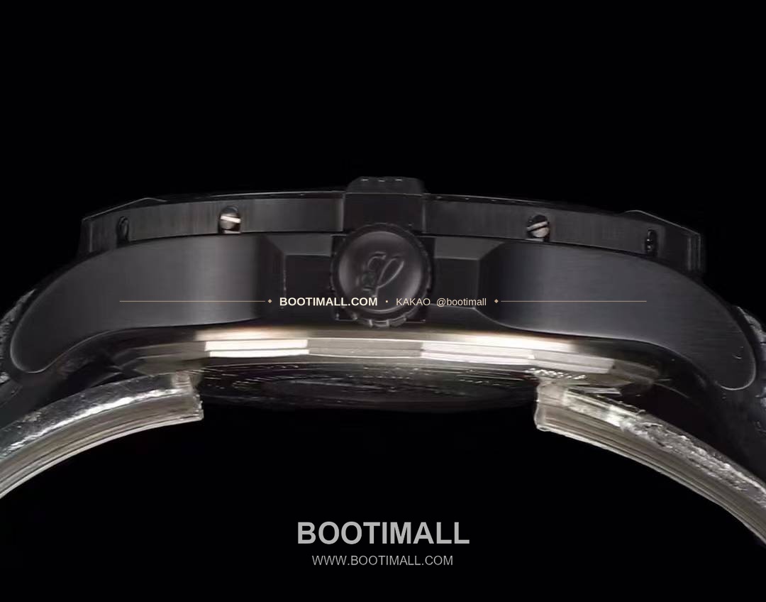 브라이틀링 어벤저 블랙버드 티타늄 블랙다이얼 오토매틱 Breitling Avenger Blackbird Titanium Black Dial Automatic V17311101B11 44mm 7