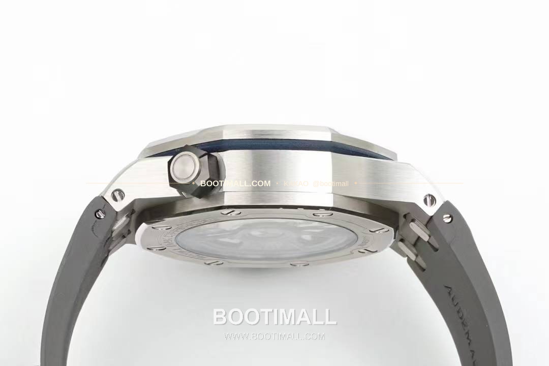 오데마피게 로열오크 오프쇼어 다이버 15720 스틸 블랙다이얼 오토매틱 Audemars Piguet Royal Oak Offshore Diver 15720 Steel Black Dial Automatic 42mm 6