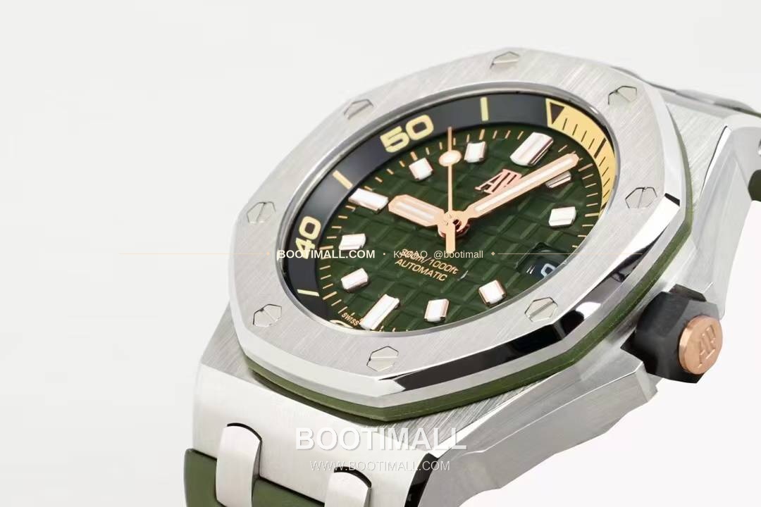 오데마피게 로열오크 오프쇼어 다이버 15720 스틸 블랙다이얼 오토매틱 Audemars Piguet Royal Oak Offshore Diver 15720 Steel Black Dial Automatic 42mm 2