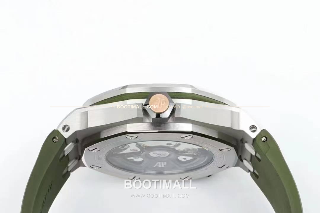 오데마피게 로열오크 오프쇼어 다이버 15720 스틸 블랙다이얼 오토매틱 Audemars Piguet Royal Oak Offshore Diver 15720 Steel Black Dial Automatic 42mm 6