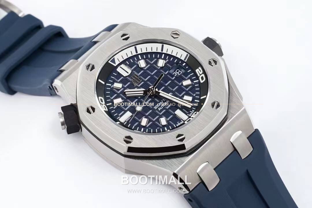 오데마피게 로열오크 오프쇼어 다이버 15720 스틸 블랙다이얼 오토매틱 Audemars Piguet Royal Oak Offshore Diver 15720 Steel Black Dial Automatic 42mm 3