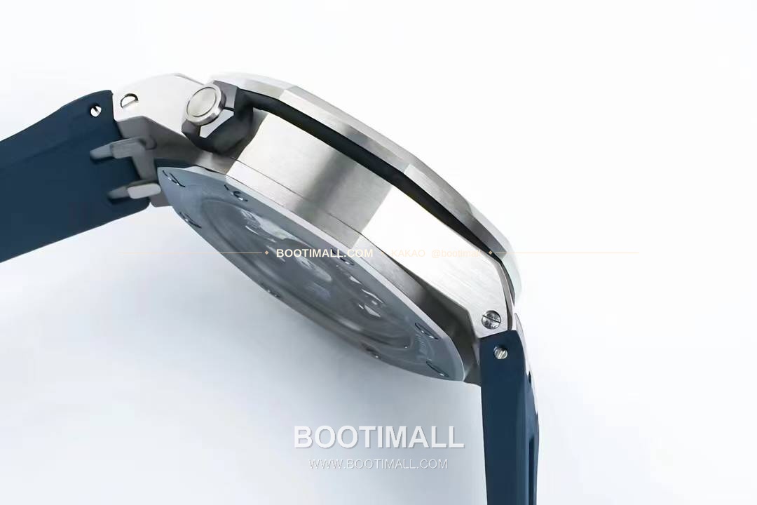 오데마피게 로열오크 오프쇼어 다이버 15720 스틸 블랙다이얼 오토매틱 Audemars Piguet Royal Oak Offshore Diver 15720 Steel Black Dial Automatic 42mm 7