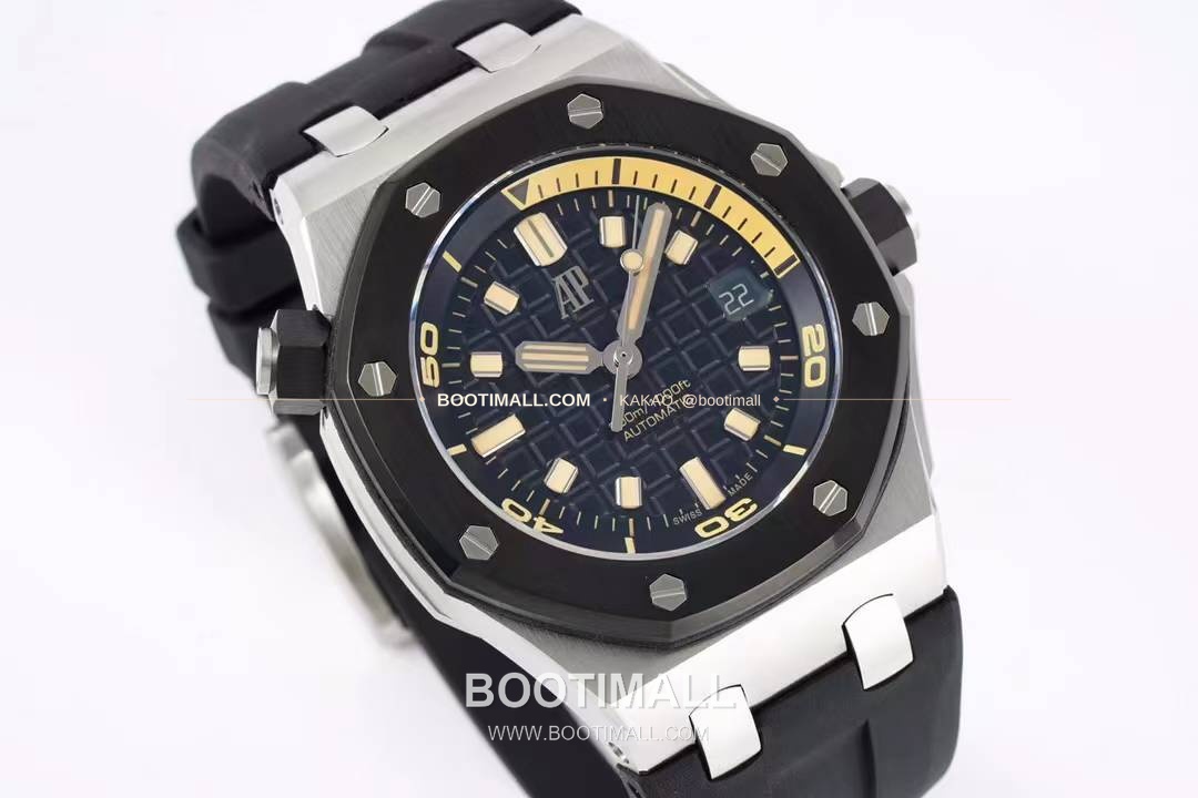 오데마피게 로열오크 오프쇼어 다이버 15720 스틸 블랙다이얼 오토매틱 Audemars Piguet Royal Oak Offshore Diver 15720 Steel Black Dial Automatic 42mm 3