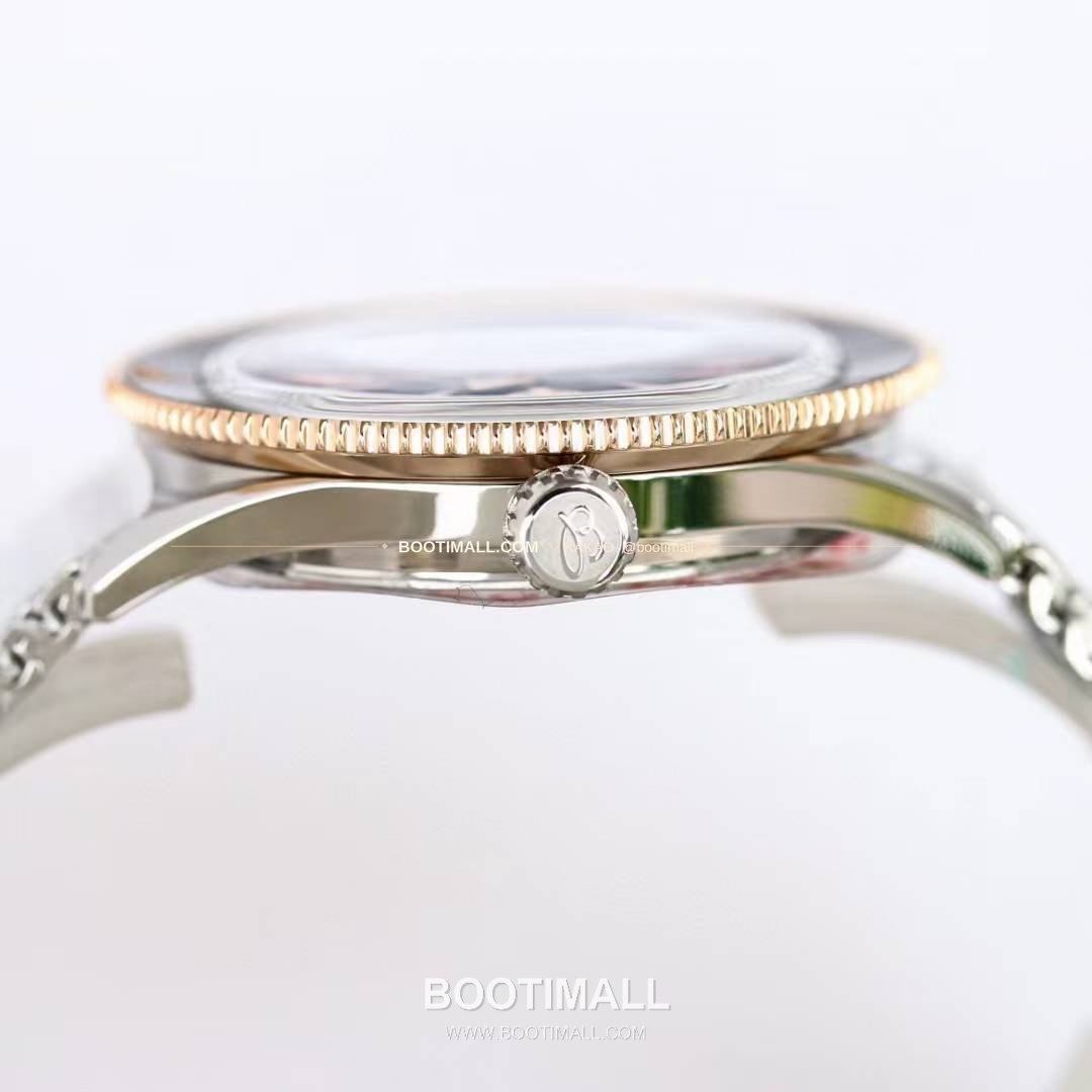 브라이틀링 슈퍼오션 헤리티지 57 빈티지 다이버 블랙다이얼 오토매틱 Breitling Superocean Heritage ’57 Vintage Diver Black Dial Automatic 42mm 6