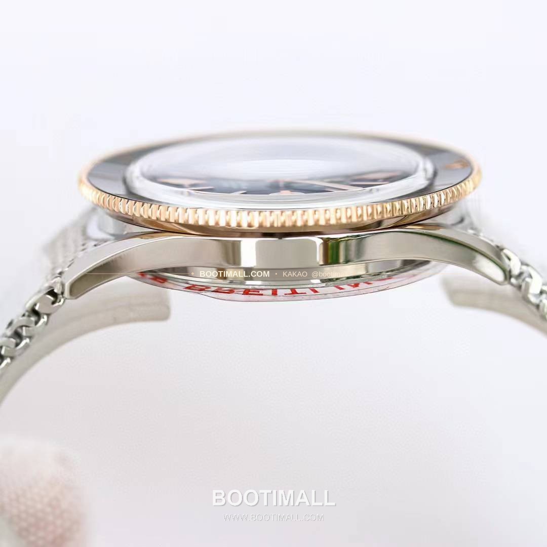 브라이틀링 슈퍼오션 헤리티지 57 빈티지 다이버 블랙다이얼 오토매틱 Breitling Superocean Heritage ’57 Vintage Diver Black Dial Automatic 42mm 7