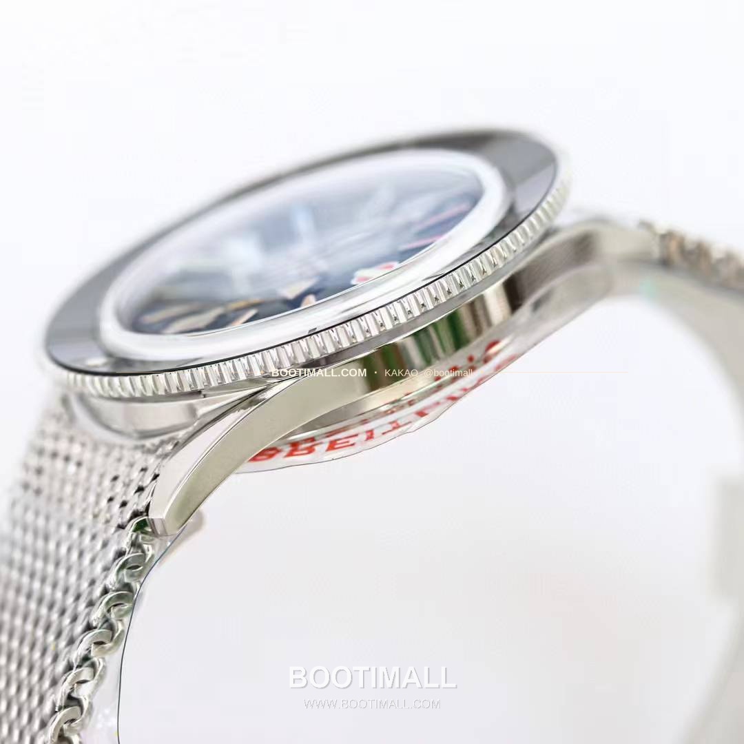 브라이틀링 슈퍼오션 헤리티지 57 빈티지 다이버 블랙다이얼 오토매틱 Breitling Superocean Heritage ’57 Vintage Diver Black Dial Automatic 42mm 7