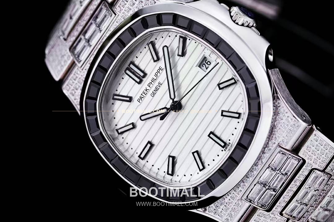 파텍필립 노틸러스 5711 풀다이아 파베 다이얼 오토매틱 Patek Philippe Nautilus 5711 Full Diamond Pave Dial Automatic 40mm 5