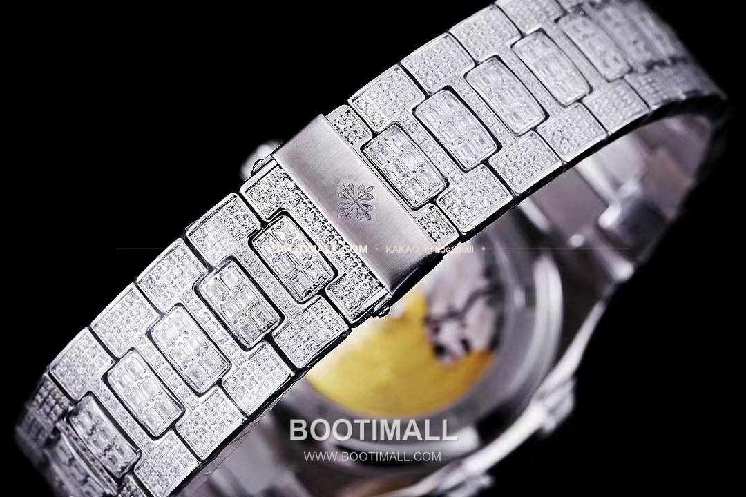 파텍필립 노틸러스 5711 풀다이아 파베 다이얼 오토매틱 Patek Philippe Nautilus 5711 Full Diamond Pave Dial Automatic 40mm 9