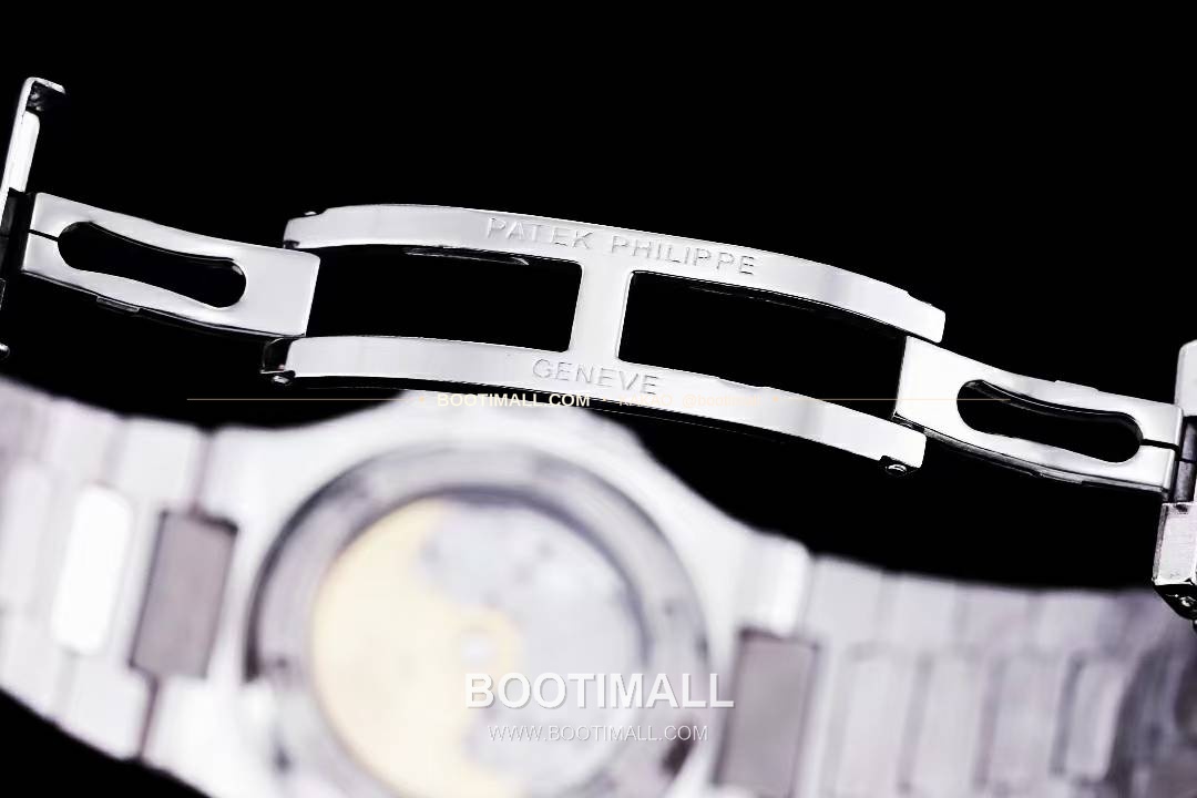 파텍필립 노틸러스 5711 풀다이아 파베 다이얼 오토매틱 Patek Philippe Nautilus 5711 Full Diamond Pave Dial Automatic 40mm 9