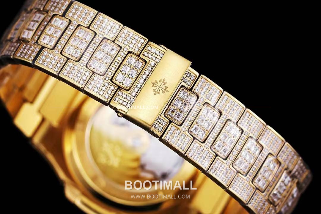파텍필립 노틸러스 5711 풀다이아 파베 다이얼 오토매틱 Patek Philippe Nautilus 5711 Full Diamond Pave Dial Automatic 40mm 9