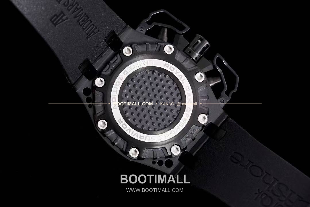오데마피게 로열오크 오프쇼어 서바이버 크로노그래프 블랙 오토매틱 Audemars Piguet Royal Oak Offshore Survivor Chronograph Black Automatic 44mm 8