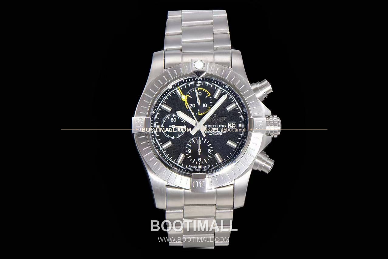 브라이틀링 어벤저 크로노그래프43 스틸 오토매틱 Breitling Avenger Chronograph 43 Steel Automatic 43mm 1