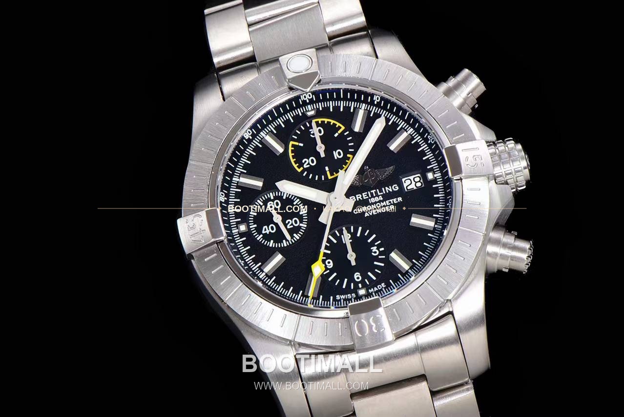 브라이틀링 어벤저 크로노그래프43 스틸 오토매틱 Breitling Avenger Chronograph 43 Steel Automatic 43mm 2