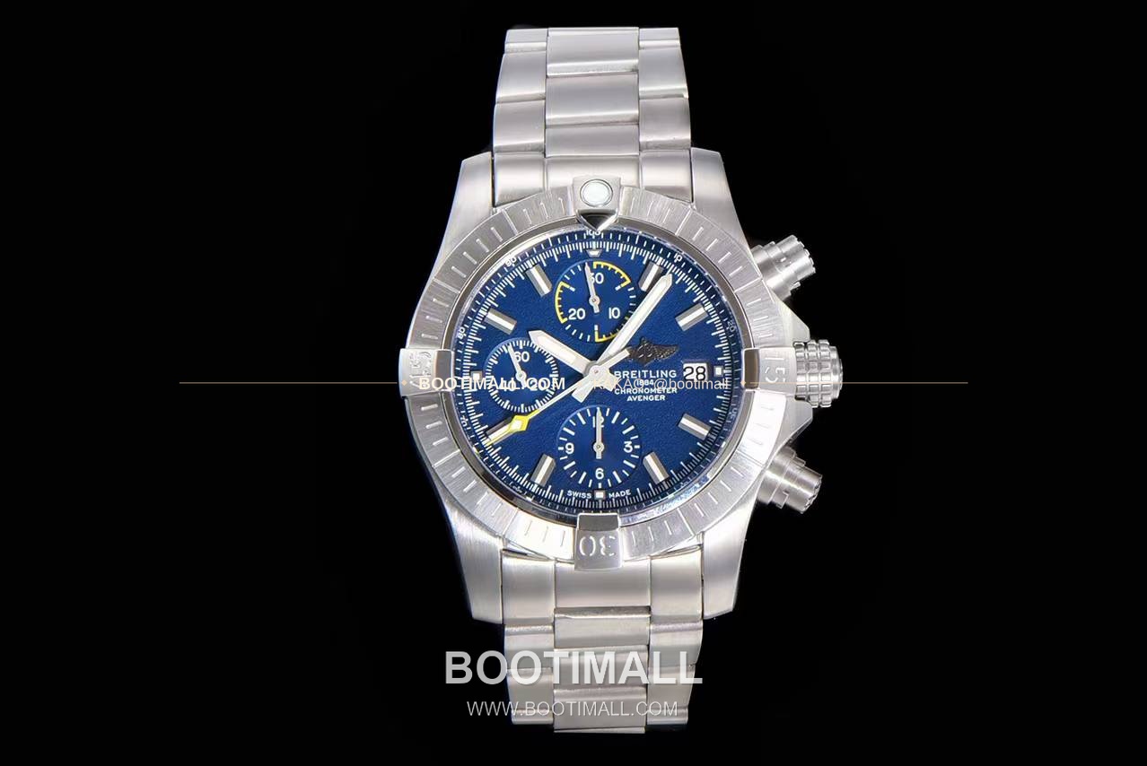 브라이틀링 어벤저 크로노그래프43 스틸 오토매틱 Breitling Avenger Chronograph 43 Steel Automatic 43mm 1
