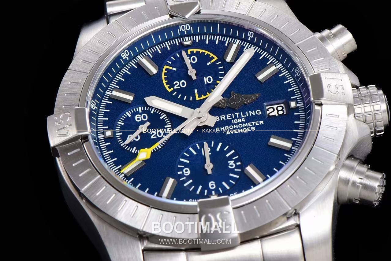 브라이틀링 어벤저 크로노그래프43 스틸 오토매틱 Breitling Avenger Chronograph 43 Steel Automatic 43mm 3